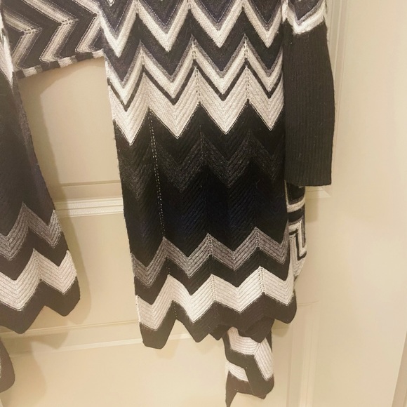 Autumn Cashmere Striped Cardigan Black & White in Size Medium - Picture 2 of 7